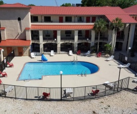 Tricove Inn & Suites