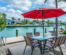 Tropical Breezes 3bed & 2bath with dockage & cabana club access