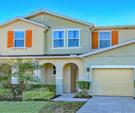 4 Bedroom SunHaven Townhouse with Pool Near Disney