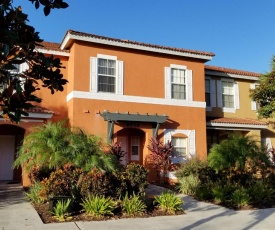 Gated Emerald island resort townhome, Overlook Pool, 3 miles to Disney, rent by owner