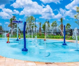 Private Pool in Amazing Resort Near Disney Sleeps 8