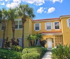 Private Screened Splash Pool Overlooking Tranquil Lake Right Beside Disney World by Florida Dream Homes