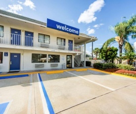 Motel 6-Lakeland, FL