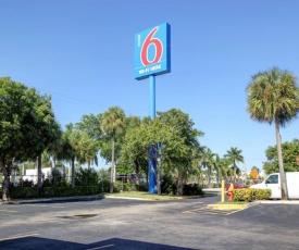 Motel 6-Lantana, FL