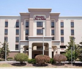 Hampton Inn & Suites Largo