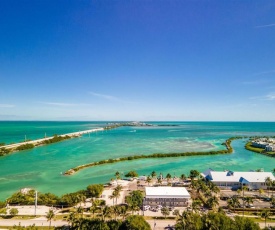 Duck Key Sunrise Apartment with Ocean Views