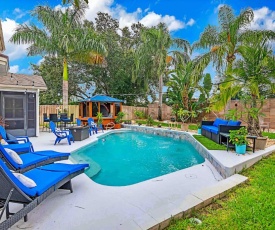 Urban Oasis withHot Tub, HEATED POOL and Private Movie Theater home