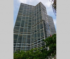 LUXURY ICON BRICKELL CONDO @46TH, SPA & GYM & POOL