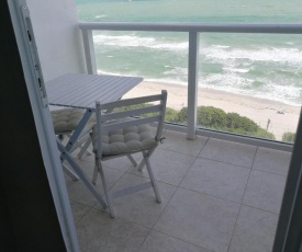 Miami Beach Oceanfront Apt with Balcony