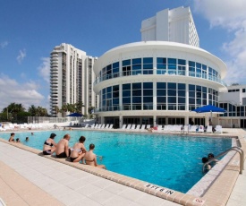 Castle Beach: Coral Condo