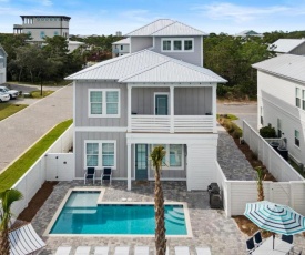 Brand New Elegant Home! Private Pool! Free 6 Seat Golf Cart! 2 Minutes to Beach!