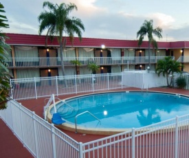 Express Inn & Suites - 5 Miles from St Petersburg Clearwater Airport