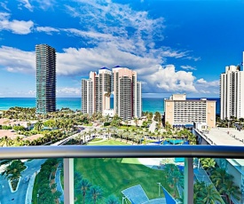 New Listing! Oceanview Condo With Pool & Balcony Condo