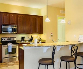 Charming Vacation Apartment at Vista Cay apt 407