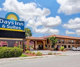 Days Inn & Suites by Wyndham Orlando East UCF Area