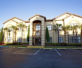 Fully-furnished Villa and Modern Comforts in Orlando - One Bedroom #1