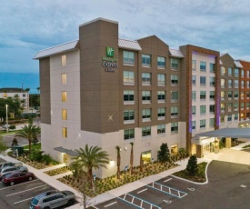 Holiday Inn Express & Suites Orlando- Lake Buena Vista, an IHG Hotel