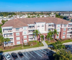 Modern Townhouse with a full kitchen at Vista Cay apt 115