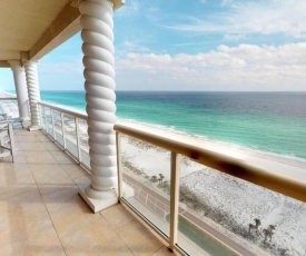 Luxurious 3 BR SkyHome with Panoramic Ocean Views and Steps From The Beach