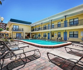 Royal Orleans 210, 1BR, Walk to Beach, Pool, Wifi, Sleeps 4