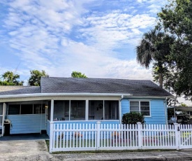 Cozy Cocoa Home - Walk to River and Historic Village