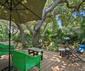 Beach House - Lounging Lanai, Kayak, Bike to Beach!