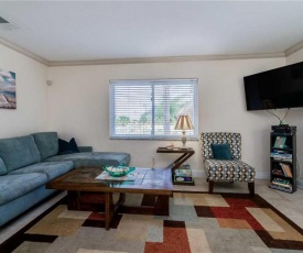 Parkside 15, 2 Bedrooms, Walk to Beach, Pool Access, Sleeps 6