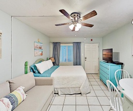 Pass-A-Grille Beach Retreat - Observation Deck condo