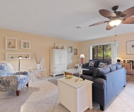 Gorgeous Renovated 1st Floor Condo with bikes, 2 Rollaway's & Oversized Lanai - Blind Pass F106