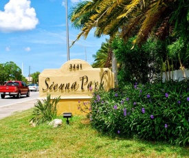 1/1 bed&bath condos 5 min drive to Siesta