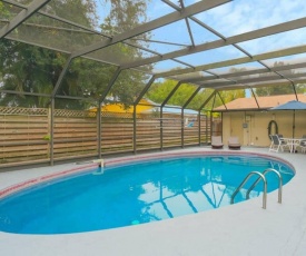 Heated Pool Home - VERY close to Siesta Beach, Restaurants & Shops!