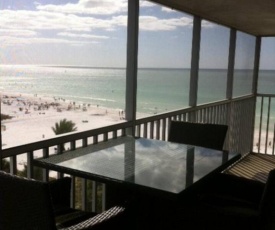 Beachfront Penthouse - Expansive Gulf View from Every Room! Wifi, Screened Lanai