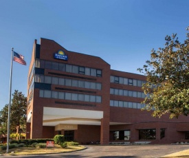 Days Inn & Suites by Wyndham Tallahassee Conf Center I-10