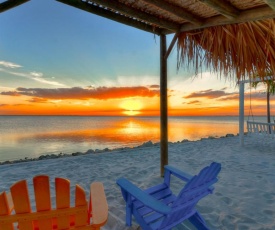 Casa de Playa - Waterfront with Amazing Sunset, Pool and WIFI