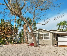 Treasure Island Cottage, Near Boardwalk and Beach!