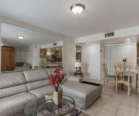 Cozy Condominium In Quiet Gated Community in Palm Beach Lakes condo