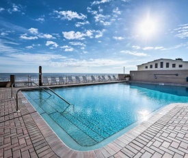 Oceanfront Daytona Beach Club Studio with Pool Access