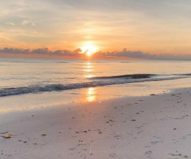 Bonita Springs Bungalow - Steps to the Beach!