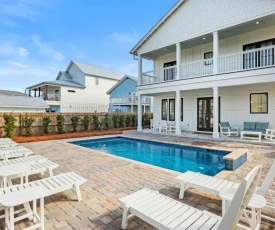 Brand New Luxury Home- Private Pool Free 6 Passenger Golf Cart! 2-3 Min to Beach!