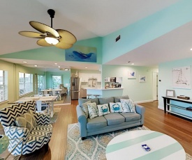 Exceptional Vacation Home in Destin Charms condo