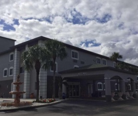 Days Inn & Suites by Wyndham Bonita Springs North Naples