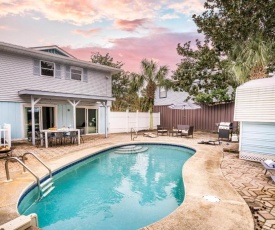 Harper - Beach Abode w Pool & Walk to the Beach!