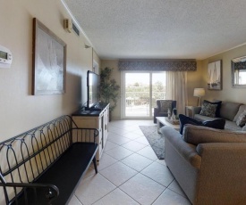 Unit 212 View overlooking pool - FREE BEACH SERVICE - short walk to the beach