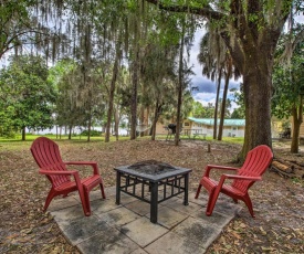 Quaint Dunnellon Cottage on Lake Rousseau with Porch