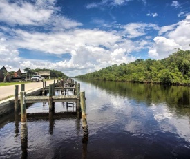 Cozy Everglades City Studio Cabin - Steps to Bay!