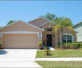 A 4 bedroom villa in Davenport with its own private pool