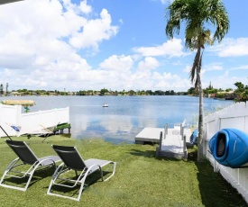 Docking Area · 3/2 Lake House - Water Activities And Docking Area