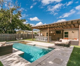 Spectacular Pool Home with Stocked Outdoor Kitchen