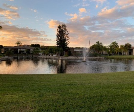 1st floor, Davis Lake View Condo, Minutes to Sanibel