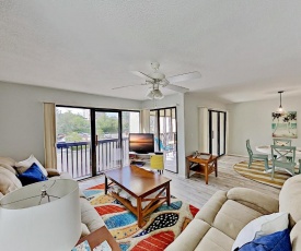 Corner Unit Condo - Balcony & Pool - Walk to Beach condo